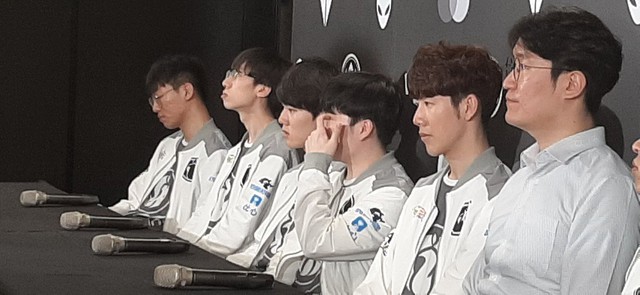 LMHT: IG thua đau vì tuyển thủ Ning bị bạn gái chia tay ngay trước trận Bán kết với Team Liquid? - Ảnh 4.