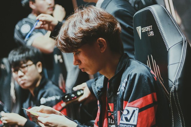 LMHT: Hành trình đã qua của Phong Vũ Buffalo tại MSI 2019 - Khi sức mạnh tập thể trở thành vũ khí sắc bén nhất - Ảnh 5. LMHT: Hành trình đã qua của Phong Vũ Buffalo tại MSI 2019 - Khi sức mạnh tập thể trở thành vũ khí sắc bén nhất - Ảnh 5.