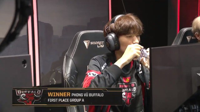 LMHT: Đả bại 1907 Fenerbahçe, Phong Vũ Buffalo đứng nhất bảng A - Hiên ngang đối diện Team Liquid tại MSI 2019 - Ảnh 8. LMHT: Đả bại 1907 Fenerbahçe, Phong Vũ Buffalo đứng nhất bảng A - Hiên ngang đối diện Team Liquid tại MSI 2019 - Ảnh 8.