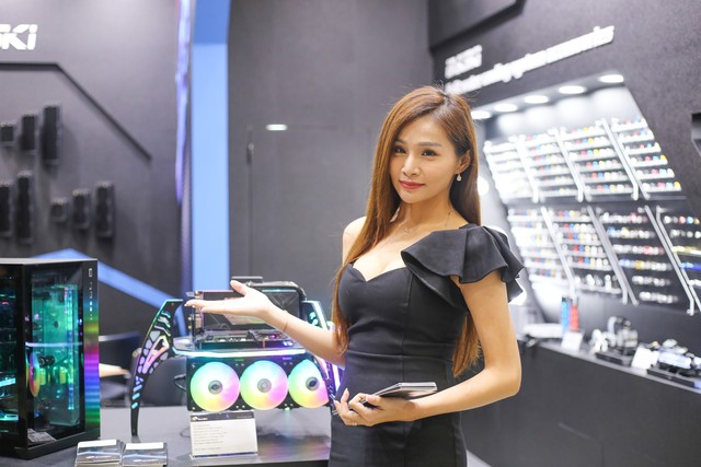 Một vòng các em gái xinh đẹp tại Computex 2019: Chỉ muốn ngắm mãi không về - Ảnh 9.