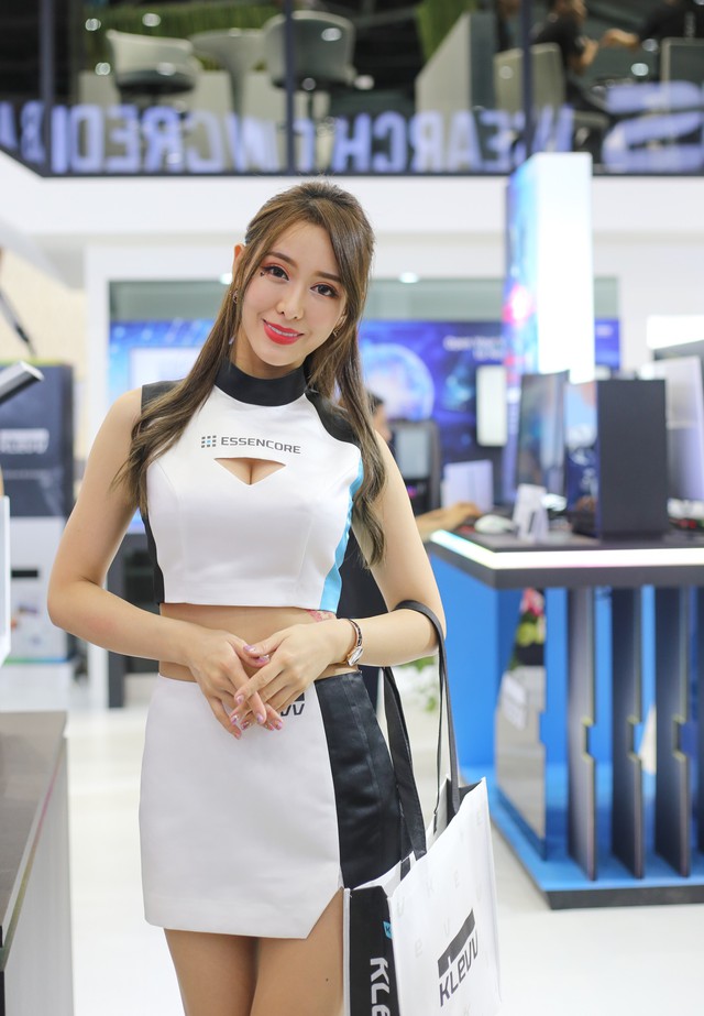 Một vòng các em gái xinh đẹp tại Computex 2019: Chỉ muốn ngắm mãi không về - Ảnh 1.