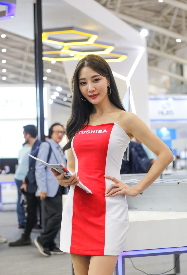 Một vòng các em gái xinh đẹp tại Computex 2019: Chỉ muốn ngắm mãi không về - Ảnh 13.