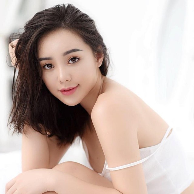 Trên phim ngoan hiền là vậy, thế nhưng ngoài đời Quỳnh Kool lại sexy và nóng bỏng thế này đây - Ảnh 2.