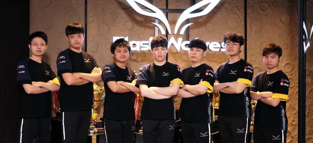 LMHT: Phong Vũ Buffalo kể cả thua Liquid nhưng vẫn rộng cửa đi tiếp ở MSI 2019 - Ảnh 3. LMHT: Phong Vũ Buffalo kể cả thua Liquid nhưng vẫn rộng cửa đi tiếp ở MSI 2019 - Ảnh 3.
