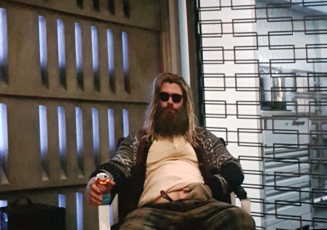 Thor bụng bia suýt chút nữa đã choảng nhau với Thor 6 múi trong Avengers: Endgame - Ảnh 2.