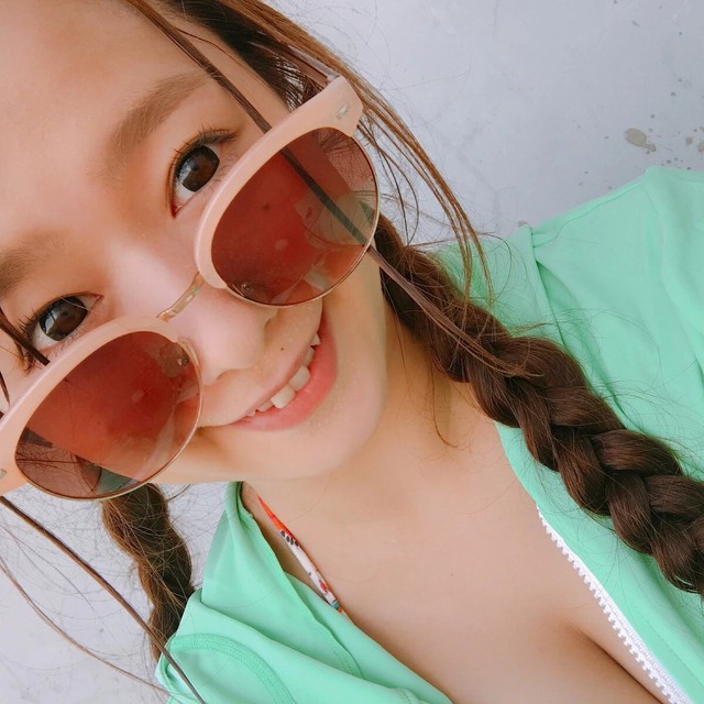 Ngắm nhan sắc nóng bỏng của các idol phim người lớn Nhật Bản khi đeo kính - Ảnh 12.
