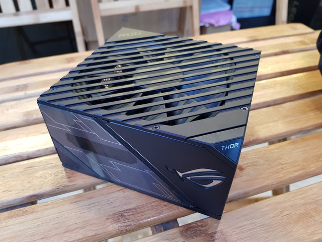 Trên tay ASUS ROG Thor 850W Platinum: PSU thần sấm sang chảnh bậc nhất quả đất - Ảnh 1.