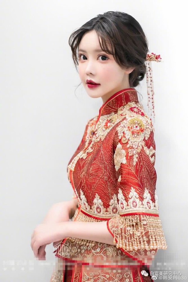 Hốt hoảng hôn lễ của mẫu nữ xứ Trung: Nhan sắc thảm họa từ cô dâu đến khách mời toàn hotgirl Weibo bị bóc trần - Ảnh 2.
