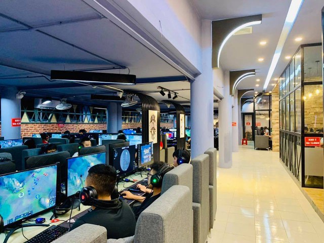 Không chịu thua kém game thủ Hà Nội, anh em Thanh Hóa khiến KOW Gaming Center quá tải ngay trong dịp khai trương - Ảnh 1.