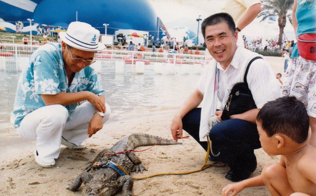 Ông bác Nhật Bản nuôi cá sấu làm bạn thân của mình hơn 34 năm - Ảnh 1.