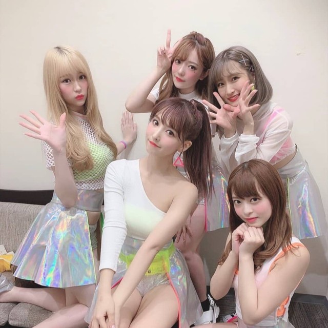 Nhóm nhạc của idol quốc dân Yua Mikami giới thiệu MV mới, fan nhiệt tình ủng hộ chẳng kém gì Sơn Tùng! - Ảnh 6.