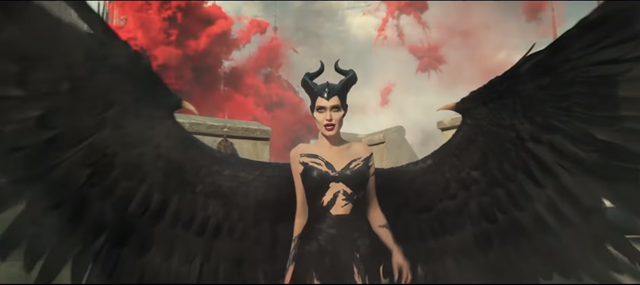 Maleficent: Mistress of Evil bất ngờ tung trailer đầy đủ, hé lộ nhiều tình tiết gay cấn cùng bối cảnh thần tiên đầy lộng lẫy - Ảnh 2.
