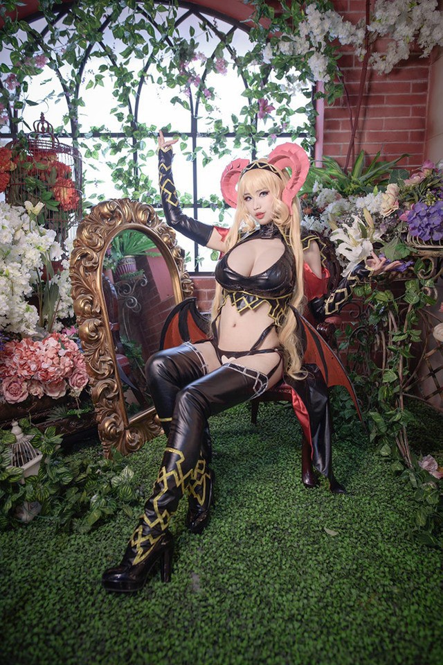 Nữ cosplayer khoe vòng một khủng không đỡ nổi khi hóa thân thành bé quỷ xinh đẹp - Ảnh 8. Nữ cosplayer khoe vòng một khủng không đỡ nổi khi hóa thân thành bé quỷ xinh đẹp - Ảnh 8.