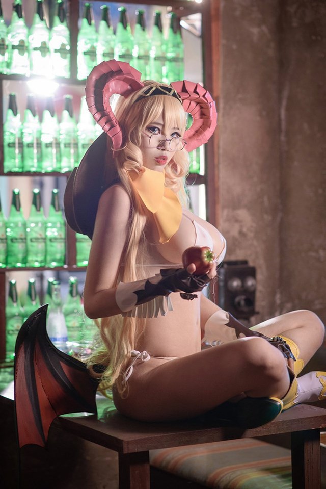 Nữ cosplayer khoe vòng một khủng không đỡ nổi khi hóa thân thành bé quỷ xinh đẹp - Ảnh 7. Nữ cosplayer khoe vòng một khủng không đỡ nổi khi hóa thân thành bé quỷ xinh đẹp - Ảnh 7.