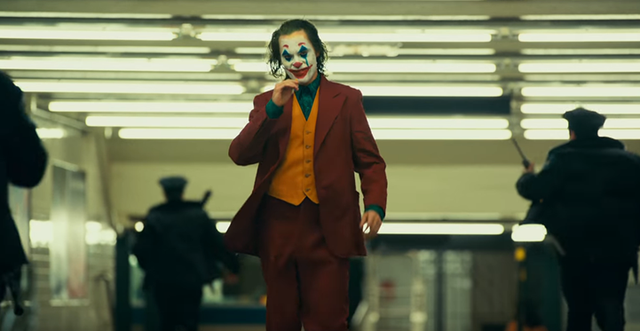 Joker tung trailer thứ 2 - Hé lộ quá khứ đau thương của chàng Hoàng tử Hề - Ảnh 4.