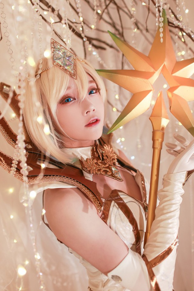 LMHT: Không thể rời mắt khỏi cosplay Quái Vật Ba Đầu Sona Tiểu Tình Nhân vô cùng quyến rũ - Ảnh 13.