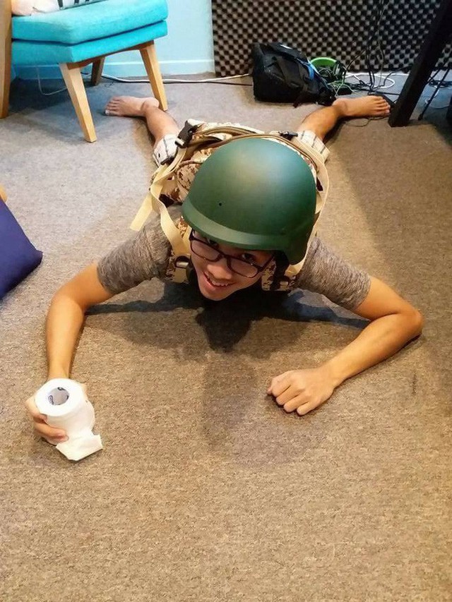 Nhìn lại hành trình gần 10 năm của PewPew: Từ chàng streamer chỉ mặc quần đùi khi lên sóng đến chủ 3 cửa hàng bánh mì ở Sài Gòn - Ảnh 3. Nhìn lại hành trình gần 10 năm của PewPew: Từ chàng streamer chỉ mặc quần đùi khi lên sóng đến chủ 3 cửa hàng bánh mì ở Sài Gòn - Ảnh 3.