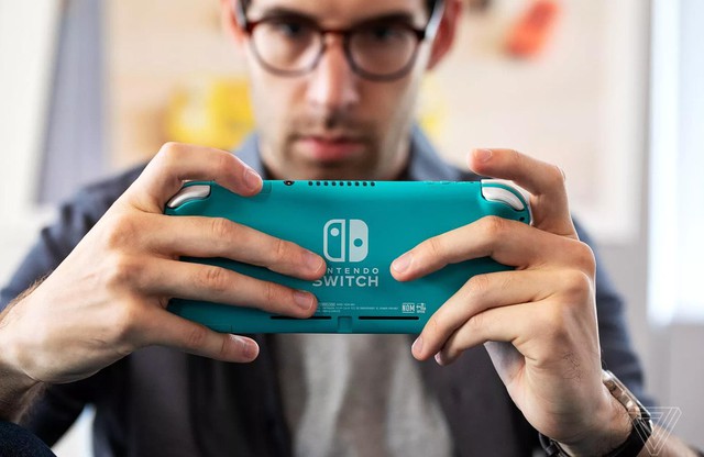 Trên tay Nintendo Switch Lite, hệ máy chơi game cầm tay giá rẻ dành cho học sinh sinh viên - Ảnh 6.