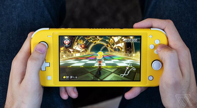 Trên tay Nintendo Switch Lite, hệ máy chơi game cầm tay giá rẻ dành cho học sinh sinh viên - Ảnh 11.