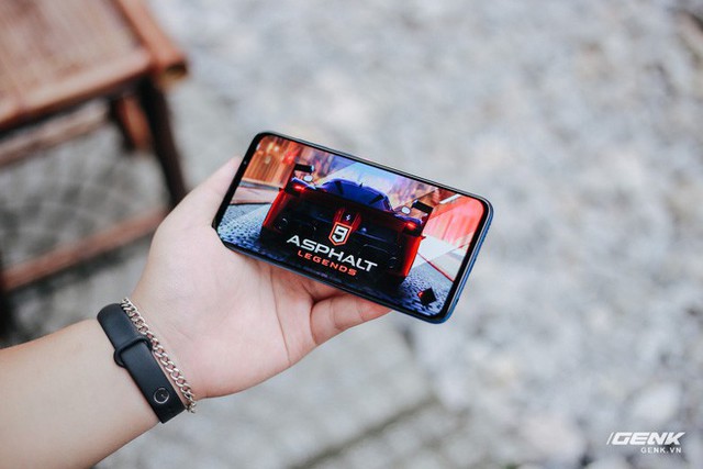 Đánh giá Vsmart Live: Smartphone Việt đáng mua nhất từ trước đến nay - Ảnh 13. Đánh giá Vsmart Live: Smartphone Việt đáng mua nhất từ trước đến nay - Ảnh 13.