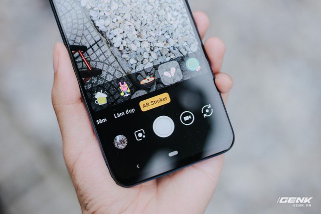 Đánh giá Vsmart Live: Smartphone Việt đáng mua nhất từ trước đến nay - Ảnh 22. Đánh giá Vsmart Live: Smartphone Việt đáng mua nhất từ trước đến nay - Ảnh 22.