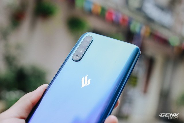 Đánh giá Vsmart Live: Smartphone Việt đáng mua nhất từ trước đến nay - Ảnh 5. Đánh giá Vsmart Live: Smartphone Việt đáng mua nhất từ trước đến nay - Ảnh 5.
