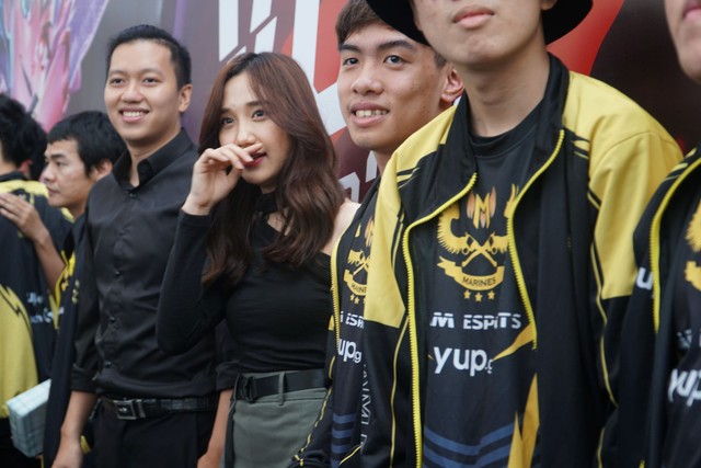 LMHT: Chung kết VCS mùa hè 2019 - Sức nóng lan tỏa từ trận đấu siêu kinh điển của LMHT Việt Nam - Ảnh 11.