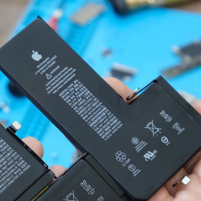 iPhone 11 Pro Max có pin 3969mAh, lớn hơn đáng kể iPhone XS Max - Ảnh 1. iPhone 11 Pro Max có pin 3969mAh, lớn hơn đáng kể iPhone XS Max - Ảnh 1.