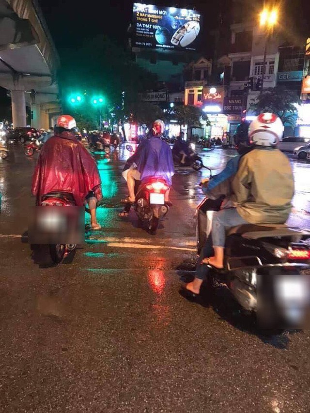 Đội mưa 13km đi thăm người yêu, chàng trai bất ngờ phát hiện bị cắm sừng đầy phũ phàng - Ảnh 2.