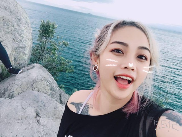 Các hot girl đồng loạt ngoi lên thả thính nhiệt tình chỉ vì... 1 chiếc váy: Con gái dễ dụ đến thế là cùng! - Ảnh 17. Các hot girl đồng loạt ngoi lên thả thính nhiệt tình chỉ vì... 1 chiếc váy: Con gái dễ dụ đến thế là cùng! - Ảnh 17.