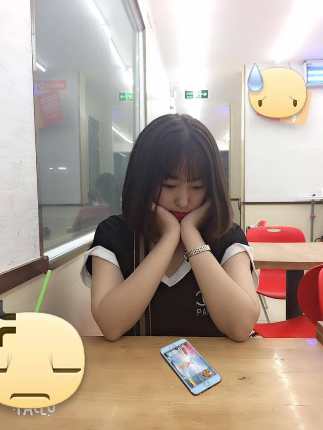 Các hot girl đồng loạt ngoi lên thả thính nhiệt tình chỉ vì... 1 chiếc váy: Con gái dễ dụ đến thế là cùng! - Ảnh 11. Các hot girl đồng loạt ngoi lên thả thính nhiệt tình chỉ vì... 1 chiếc váy: Con gái dễ dụ đến thế là cùng! - Ảnh 11.