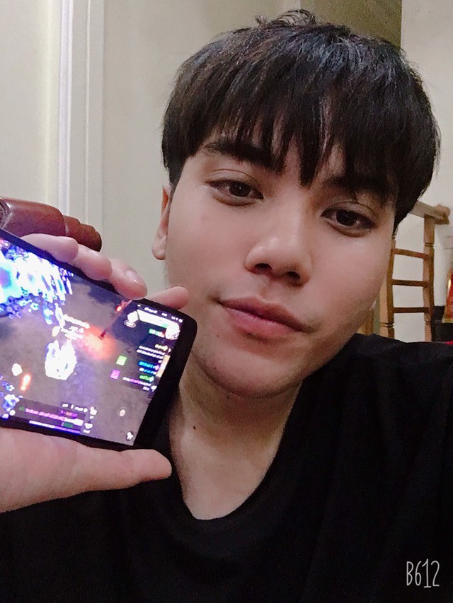 Bái phục câu thả thính tượng hình của nữ game thủ: 19 năm không 1 ai theo đuổi, tuột 1 cúc áo... 19 người đuổi theo - Ảnh 4. Bái phục câu thả thính tượng hình của nữ game thủ: 19 năm không 1 ai theo đuổi, tuột 1 cúc áo... 19 người đuổi theo - Ảnh 4.