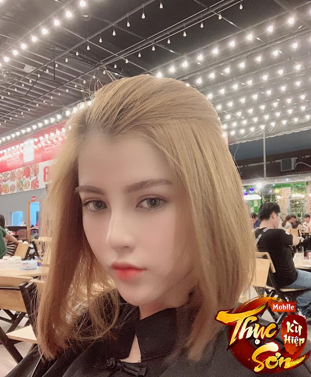 Bái phục câu thả thính tượng hình của nữ game thủ: 19 năm không 1 ai theo đuổi, tuột 1 cúc áo... 19 người đuổi theo - Ảnh 1. Bái phục câu thả thính tượng hình của nữ game thủ: 19 năm không 1 ai theo đuổi, tuột 1 cúc áo... 19 người đuổi theo - Ảnh 1.