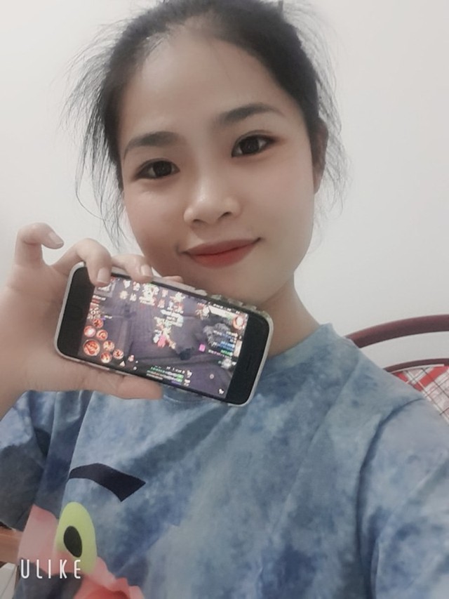 Cô nàng 2k4 CS:GO còn chưa hết “hot”, 500 anh em đã lại tìm ra một “thánh nữ” nữa “ngộp thở” không kém - Ảnh 14. Cô nàng 2k4 CS:GO còn chưa hết “hot”, 500 anh em đã lại tìm ra một “thánh nữ” nữa “ngộp thở” không kém - Ảnh 14.