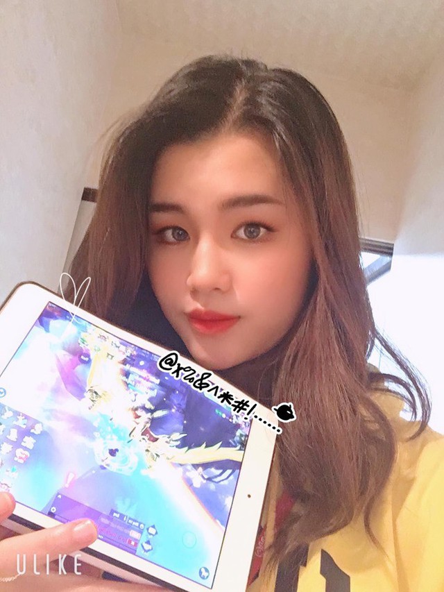 Cô nàng 2k4 CS:GO còn chưa hết “hot”, 500 anh em đã lại tìm ra một “thánh nữ” nữa “ngộp thở” không kém - Ảnh 15. Cô nàng 2k4 CS:GO còn chưa hết “hot”, 500 anh em đã lại tìm ra một “thánh nữ” nữa “ngộp thở” không kém - Ảnh 15.