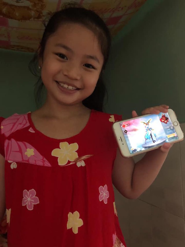 “Cưng muốn xỉu” game thủ nhí “được” bố trưng dụng tham gia event lấy quà, bé tí đã có nét “hot girl” - Ảnh 15. “Cưng muốn xỉu” game thủ nhí “được” bố trưng dụng tham gia event lấy quà, bé tí đã có nét “hot girl” - Ảnh 15.