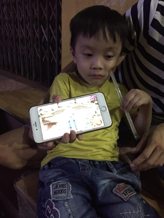 “Cưng muốn xỉu” game thủ nhí “được” bố trưng dụng tham gia event lấy quà, bé tí đã có nét “hot girl” - Ảnh 9. “Cưng muốn xỉu” game thủ nhí “được” bố trưng dụng tham gia event lấy quà, bé tí đã có nét “hot girl” - Ảnh 9.