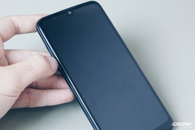 Mổ bụng Vsmart Star: Bên trong smartphone giá rẻ của Vsmart có gì? - Ảnh 1. Mổ bụng Vsmart Star: Bên trong smartphone giá rẻ của Vsmart có gì? - Ảnh 1.