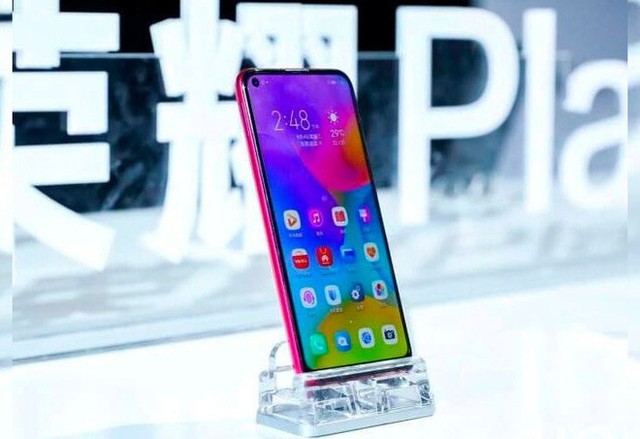 Honor Play 3 ra mắt: Màn hình đục lỗ, 3 camera sau, cảm biến 48MP, chip Kirin 710F, pin 4.000 mAh, giá chỉ từ 140 USD - Ảnh 4. Honor Play 3 ra mắt: Màn hình đục lỗ, 3 camera sau, cảm biến 48MP, chip Kirin 710F, pin 4.000 mAh, giá chỉ từ 140 USD - Ảnh 4.