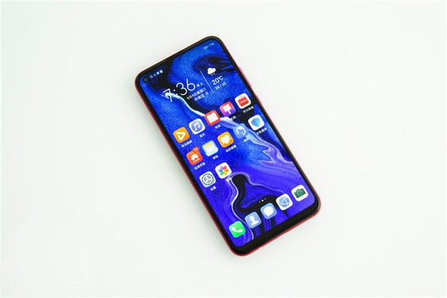 Honor Play 3 ra mắt: Màn hình đục lỗ, 3 camera sau, cảm biến 48MP, chip Kirin 710F, pin 4.000 mAh, giá chỉ từ 140 USD - Ảnh 2. Honor Play 3 ra mắt: Màn hình đục lỗ, 3 camera sau, cảm biến 48MP, chip Kirin 710F, pin 4.000 mAh, giá chỉ từ 140 USD - Ảnh 2.