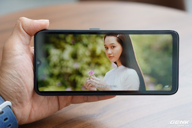 Trên tay Oppo A9 2020: Thiết kế đẹp mắt, cấu hình rất tốt trong phân khúc tầm trung, giá dự kiến 6,9 triệu đồng - Ảnh 12. Trên tay Oppo A9 2020: Thiết kế đẹp mắt, cấu hình rất tốt trong phân khúc tầm trung, giá dự kiến 6,9 triệu đồng - Ảnh 12.