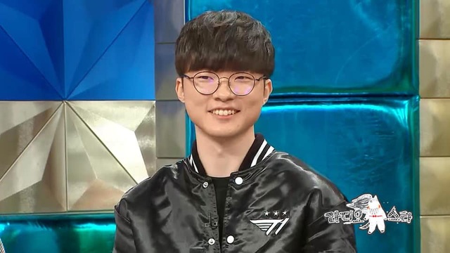 Faker từ chối bản hợp đồng 200 tỷ, quyết tâm ở lại Hàn Quốc vì được sống gần gia đình - Ảnh 3. Faker từ chối bản hợp đồng 200 tỷ, quyết tâm ở lại Hàn Quốc vì được sống gần gia đình - Ảnh 3.