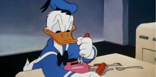 Những việc ‘kinh dị’ nhất mà Vịt Donald từng làm trong phim hoạt hình Disney (P.2) - Ảnh 2.