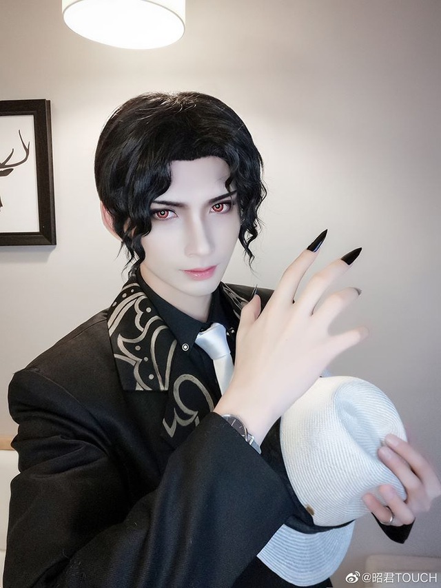 Kimetsu no Yaiba: Kibutsuji Muzan biến hóa khôn lường qua loạt ảnh cosplay siêu chất - Ảnh 5.