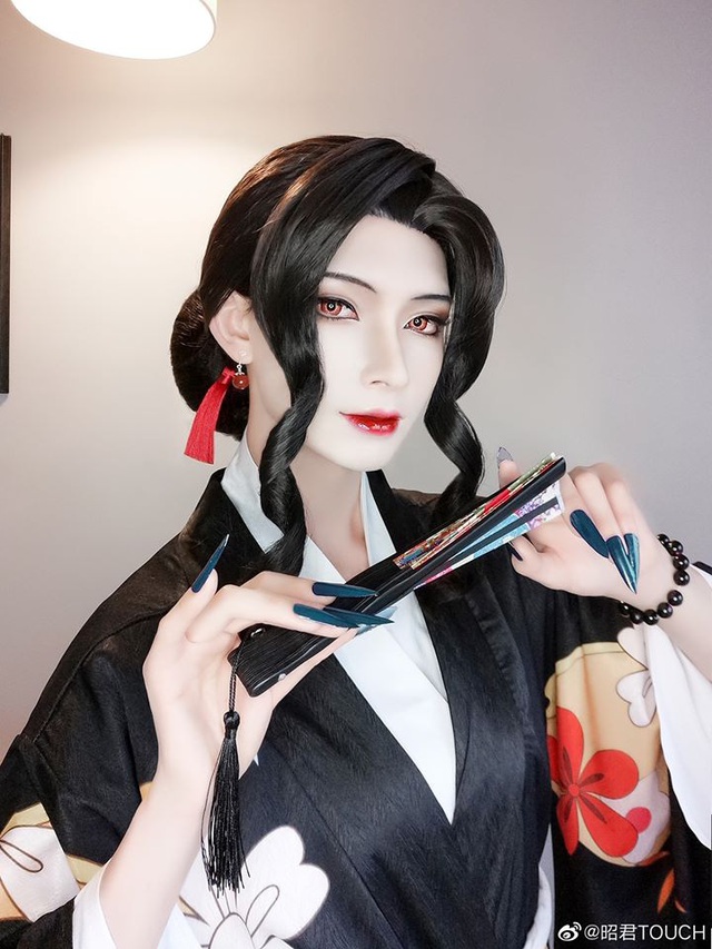 Kimetsu no Yaiba: Kibutsuji Muzan biến hóa khôn lường qua loạt ảnh cosplay siêu chất - Ảnh 8.