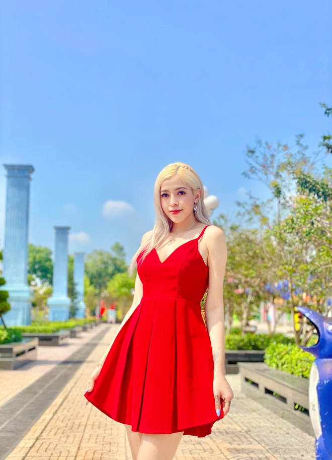 Đọ nhan sắc 2 nàng TikToker nhiều follow nhất Việt Nam, "mặt xinh, dáng đẹp" bảo sao hút fan thế