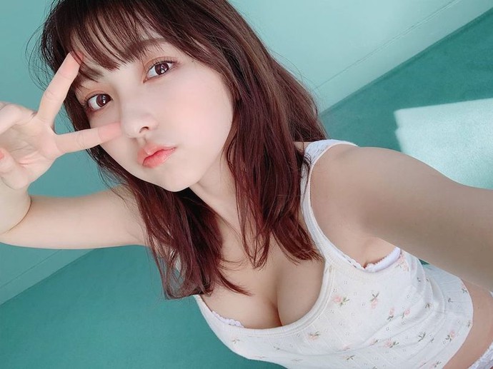 Chỉ cao 1m49 nhưng sở hữu vòng một siêu khủng, nàng hot girl được gọi là tiểu Yua Mikami dù vẫn còn đang là sinh viên - Ảnh 1. Chỉ cao 1m49 nhưng sở hữu vòng một siêu khủng, nàng hot girl được gọi là tiểu Yua Mikami dù vẫn còn đang là sinh viên - Ảnh 1.