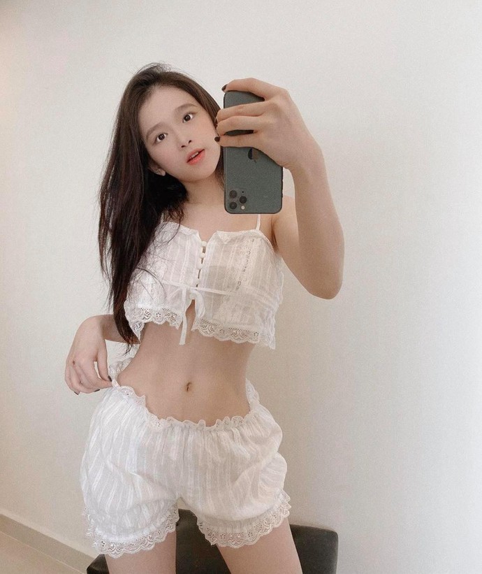 Đăng ảnh chụp chung cùng Hồ Ngọc Hà, hot girl Linh Ka nhận mưa lời khen vì đẹp cả nhan sắc lẫn tâm hồn - Ảnh 4. Đăng ảnh chụp chung cùng Hồ Ngọc Hà, hot girl Linh Ka nhận mưa lời khen vì đẹp cả nhan sắc lẫn tâm hồn - Ảnh 4.