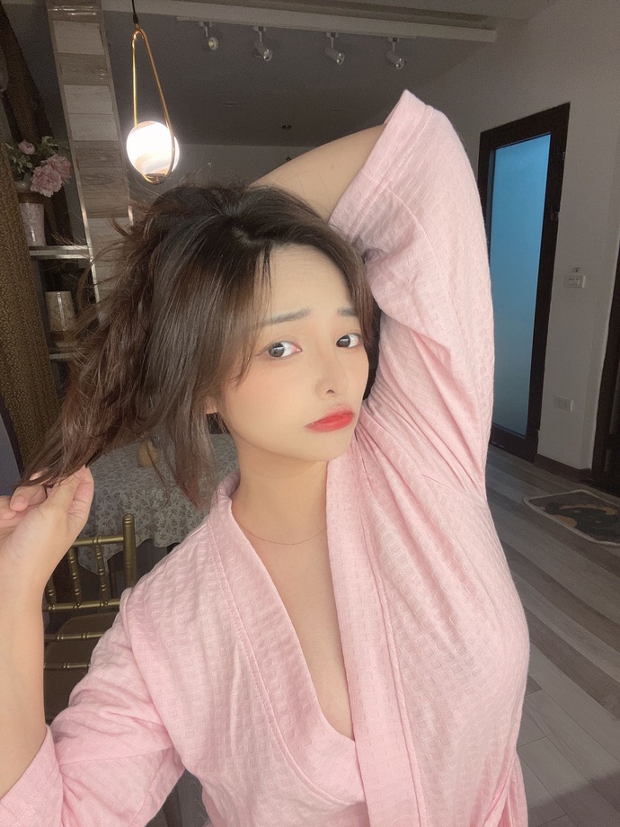 Chán cosplay, hot girl Mimi Chan tung ảnh mặt mộc, khoe nhan sắc giản dị nhưng không kém phần gợi cảm - Ảnh 12.