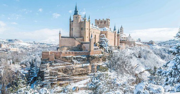 11 tòa lâu đài đẹp nhất thế giới, nơi truyền cảm hứng bất tận cho những bộ phim cổ tích